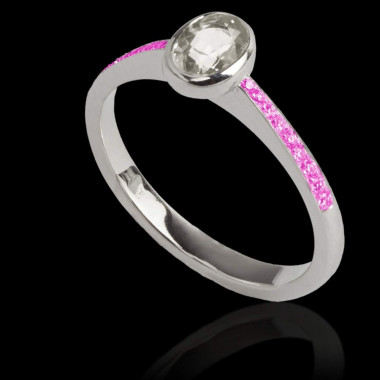 Bague de fiançailles diamant forme ovale pavage saphir rose or blanc Moon