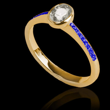 Bague de fiançailles diamant forme ovale pavage saphir bleu or jaune Moon