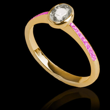 Bague de fiançailles diamant forme ovale pavage saphir rose or jaune Moon