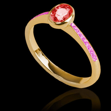 Bague de fiançailles rubis forme ovale pavage saphir rose or jaune Moon