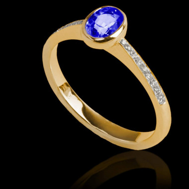 Bague de fiançailles saphir bleu forme ovale pavage diamant or jaune Moon