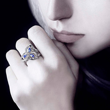 Bague saphir bleu pavage diamant or blanc Estelle