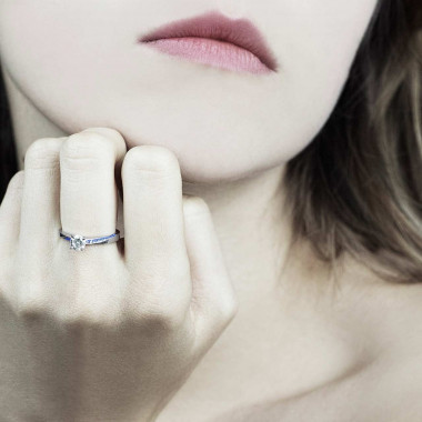 Bague diamant pavage saphir bleu or blanc Meryem