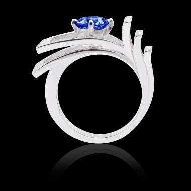 Solitaire saphir bleu pavage diamant or blanc Romanesque